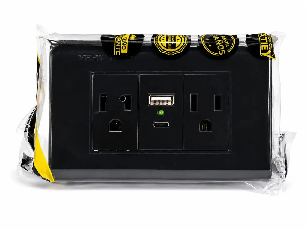 TOMA SENCILLA NEGRA USB + TIPO C